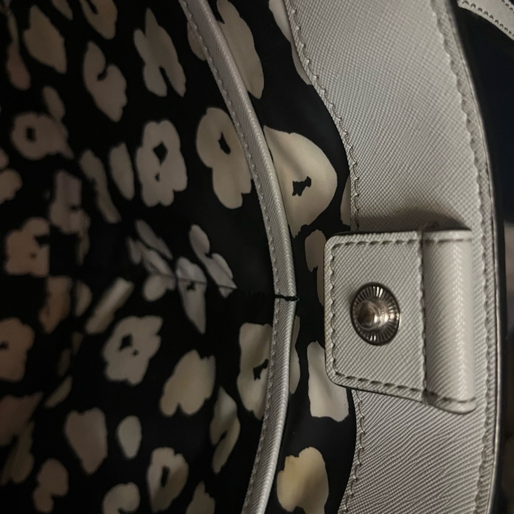 Marc Jacobs Metallic Silver Handbag shoulder bag, Marc Jacob’s beautiful light s - Picture 7 of 11